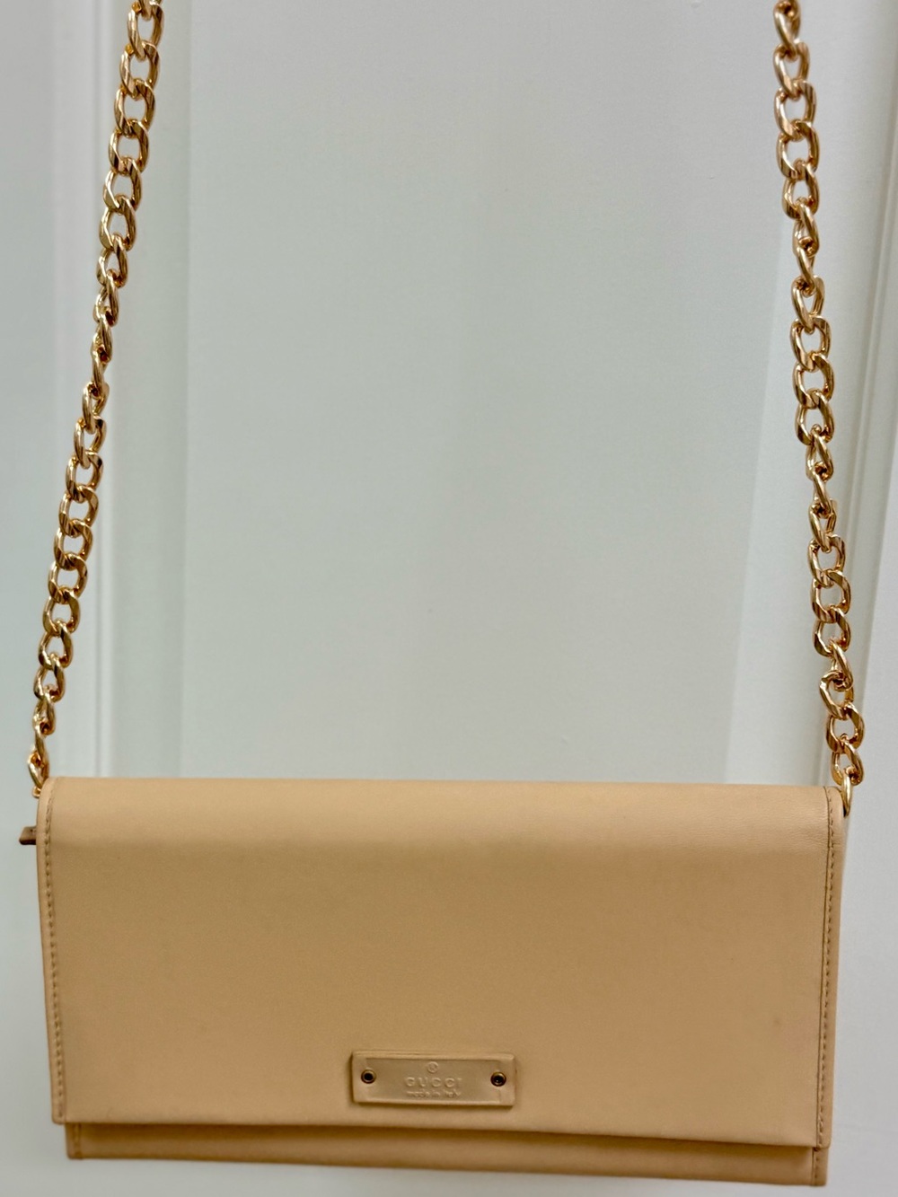 GUCCI Vintage Y2K Quiet Luxury Beige Leather Fit IPhone Wallet W/ Added Chain